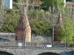 
Kilns below Eiffel bridge, Porto, April 2012